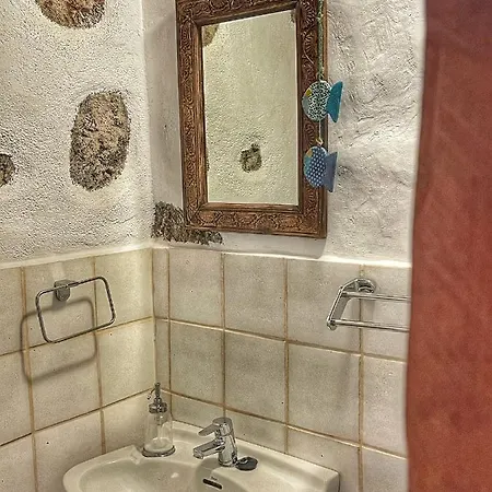 Casa Poesia De El Hierro, Situada En El Centro De El Pinar El Pinar (El Hierro)