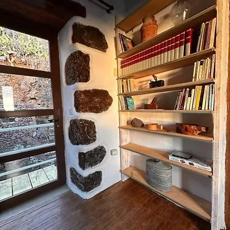 Casa Poesia De El Hierro, Situada En El Centro De El Pinar Ferienhaus