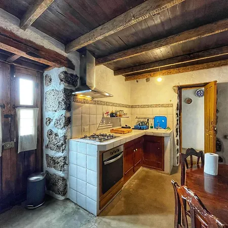 Casa Poesia De El Hierro, Situada En El Centro De El Pinar Ferienhaus