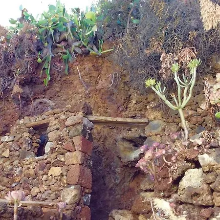 Casa Poesia De El Hierro, Situada En El Centro De El Pinar