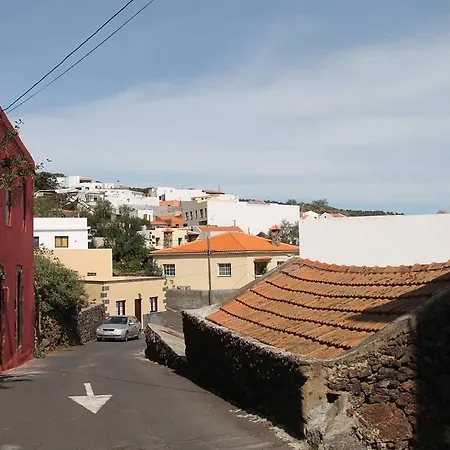 Casa Poesia De El Hierro, Situada En El Centro De El Pinar